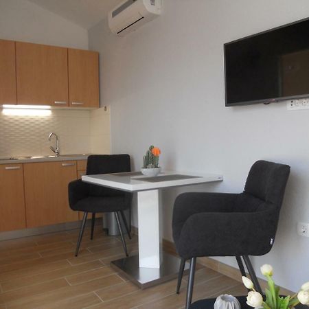 Apartments Mihalic I Baska  Exterior photo