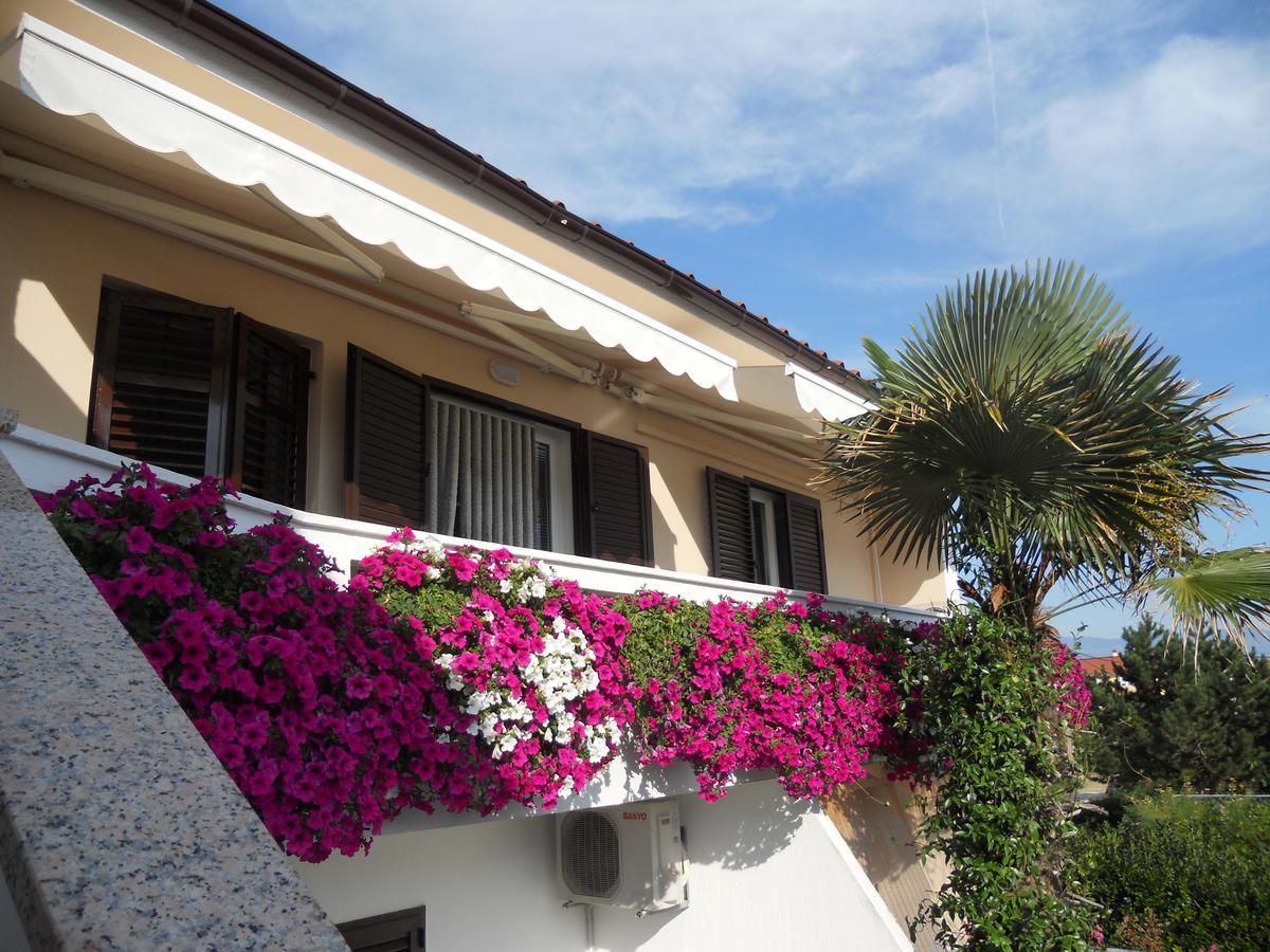 Apartments Mihalic I Baska  Exterior photo