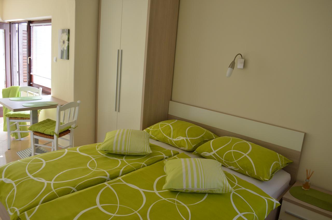 Apartments Mihalic I Baska  Exterior photo