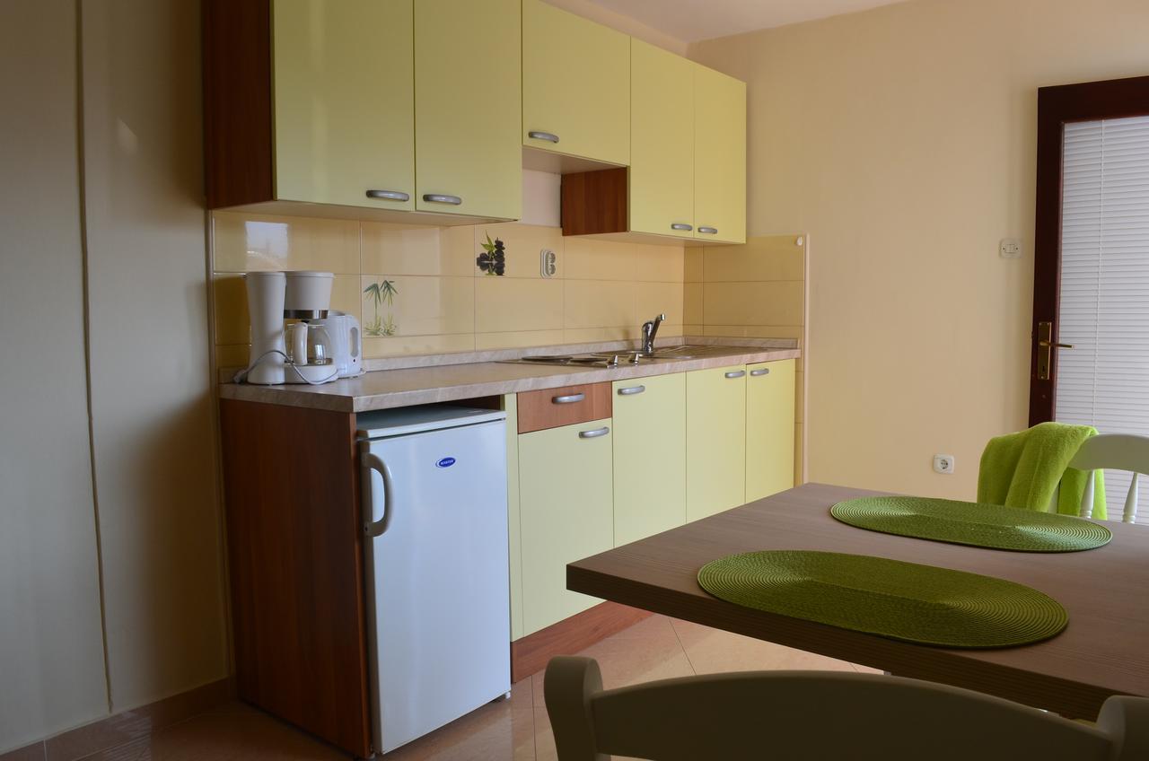 Apartments Mihalic I Baska  Exterior photo