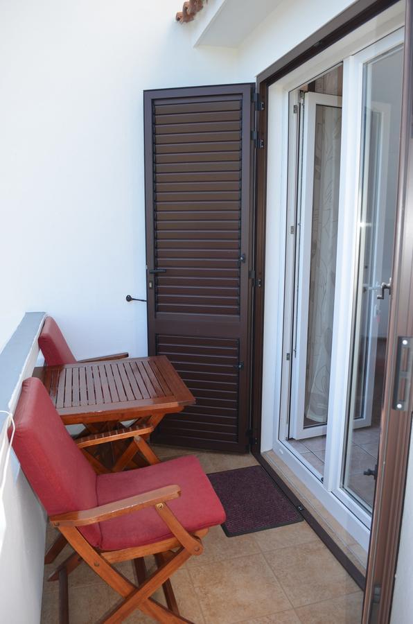 Apartments Mihalic I Baska  Exterior photo