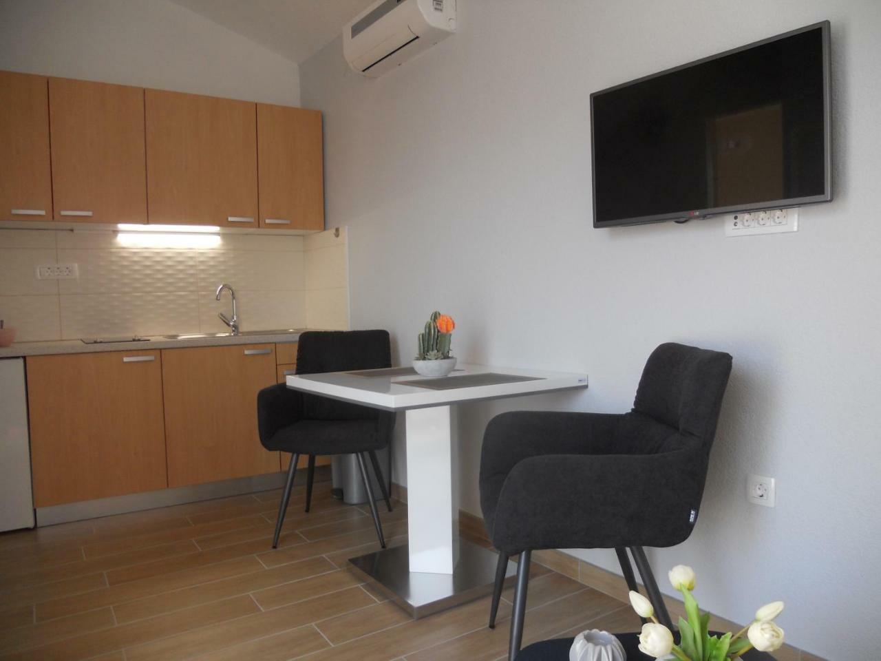 Apartments Mihalic I Baska  Exterior photo